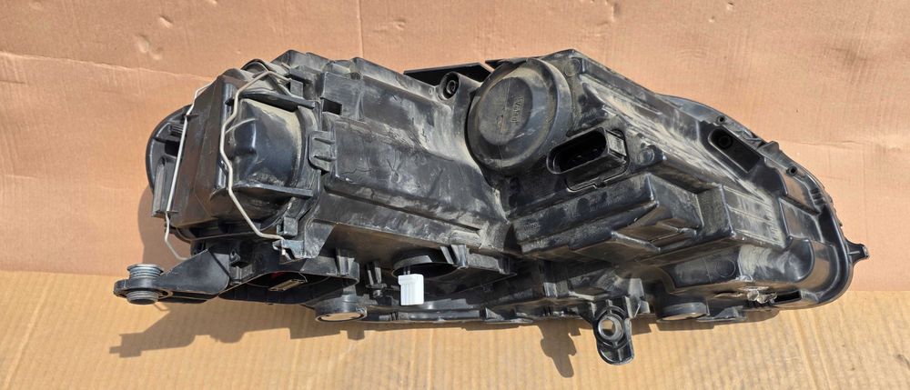 Far stanga Bi-Xenon Vw Passat B7 2011 / 2012 / 2013 2014