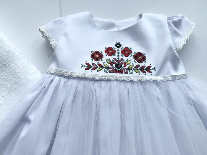 Детска рокля с шевици