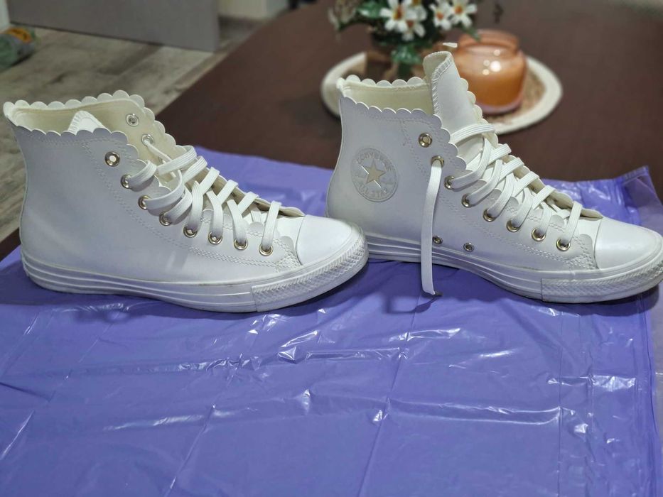 Кецове бяли Convers