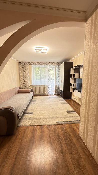 Сдам квартиру район маг. Уют