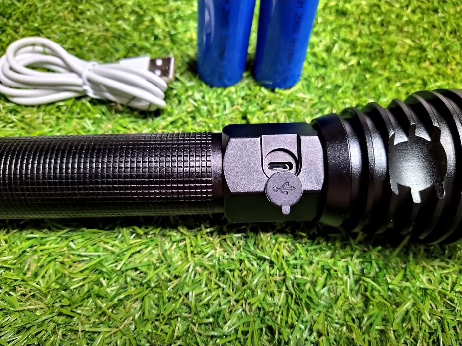 XHP90.2 Lanterna PROFESIONALA , 100% metal led multicore - quadcore