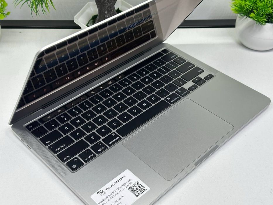 Macbook Pro M2 / 256/8gb / Akb 95% / цп 62