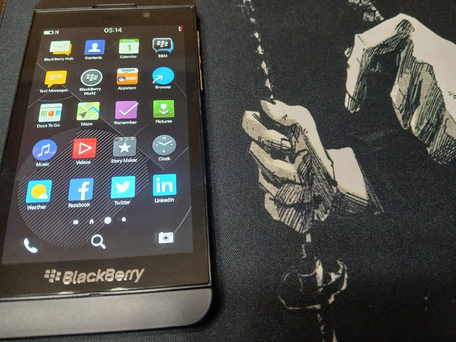 Assalom alekum telefon sotiladi Original Black Berry Z10 16Gb