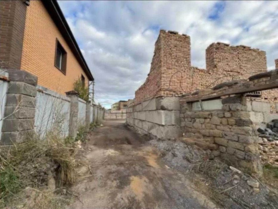 Продаётся 2 дома на одной территории.