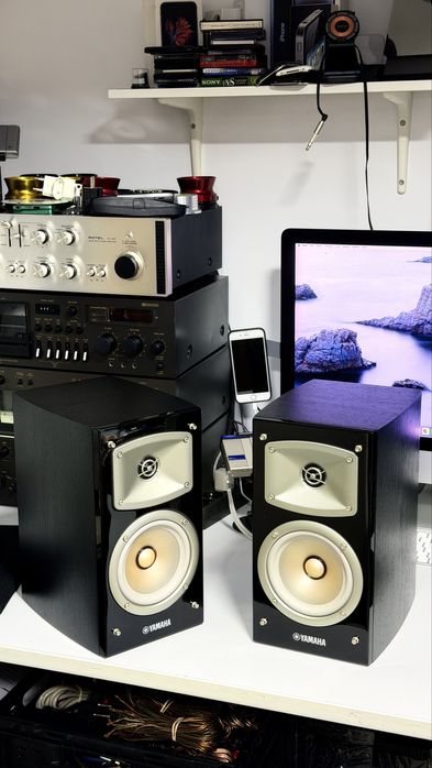 Yamaha NS B330 Boxe HiFi Bookshelf 2 Cai 6 Ohmi 40W 120W 55Hz 45kHz Tweeter Aluminiu Woofer 13cm Bass Reflex Negru Piano