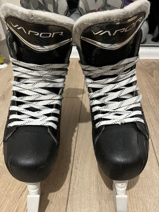 Продам коньки Bauer