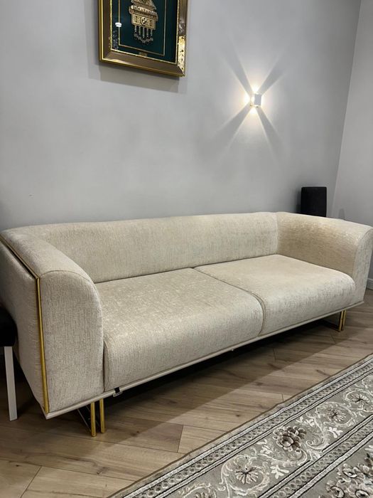 Диван интерьеский