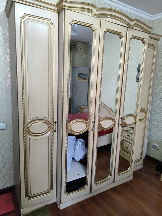 Спальный гарнитур