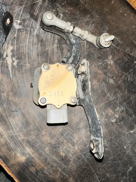 Датчик  положени кузова Lexus rx330