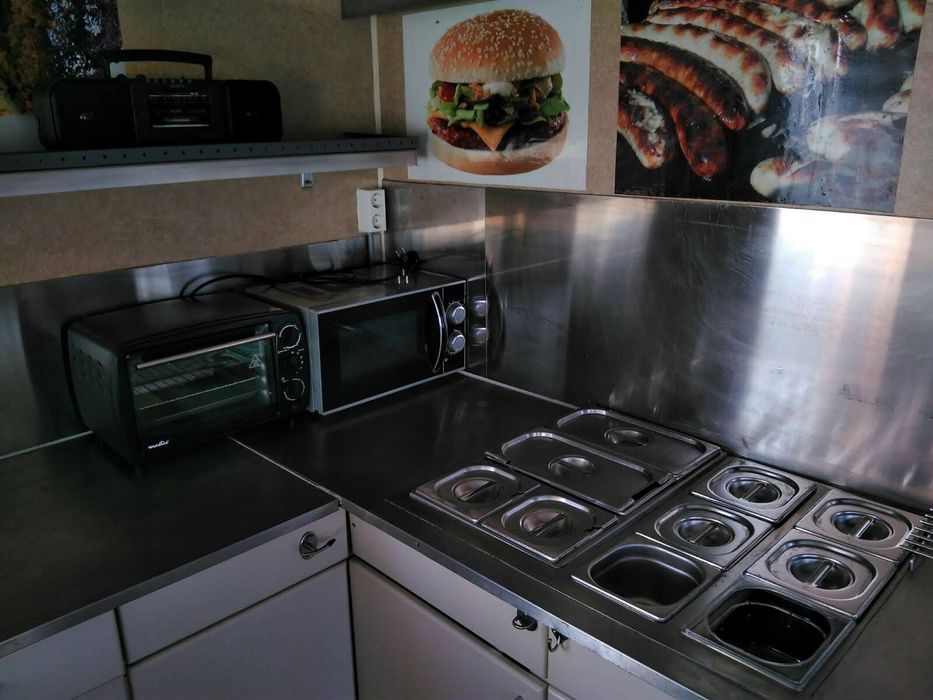 Търговска каравана под наем за стационарно ползване