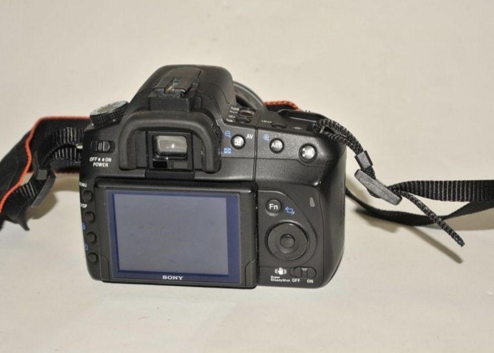 Sony A300 DSLR, пълен комплект,два обектива