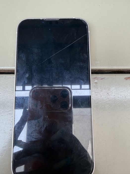 vand iphone 13 alb