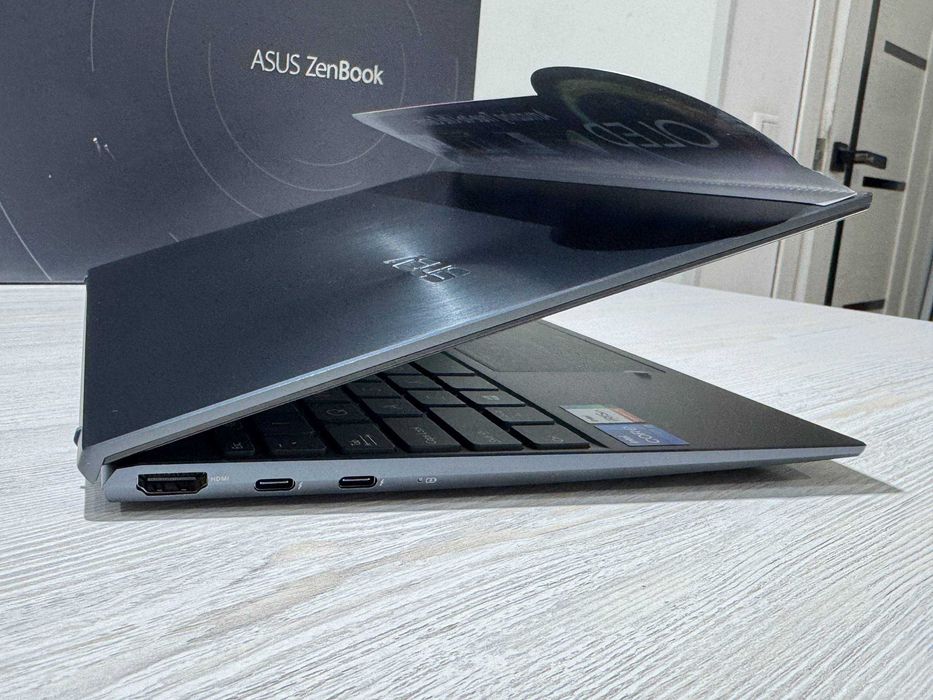 ASUS Zenbook 13.3” FullHD OLED core i7-1165G7 озу8гб 512ssd
