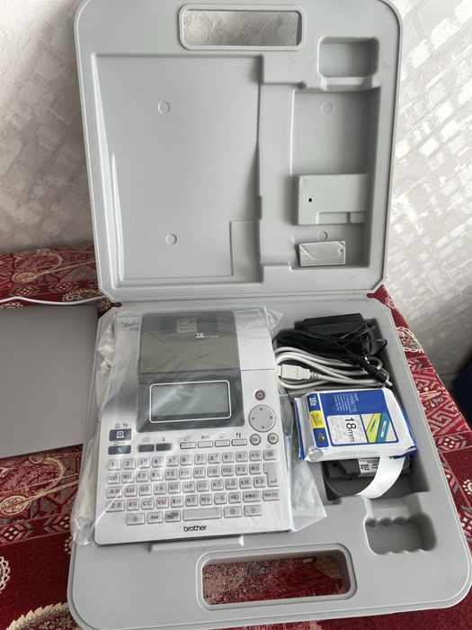 Принтер этикеток Brother P-touch PT-D450VP