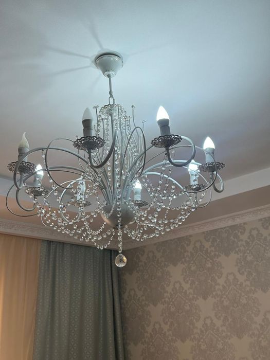 Продам люстры!!!