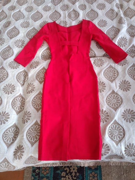 Продам платье р-р 40-42