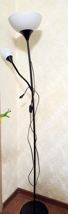 Продам торшер в хорошем состоянии