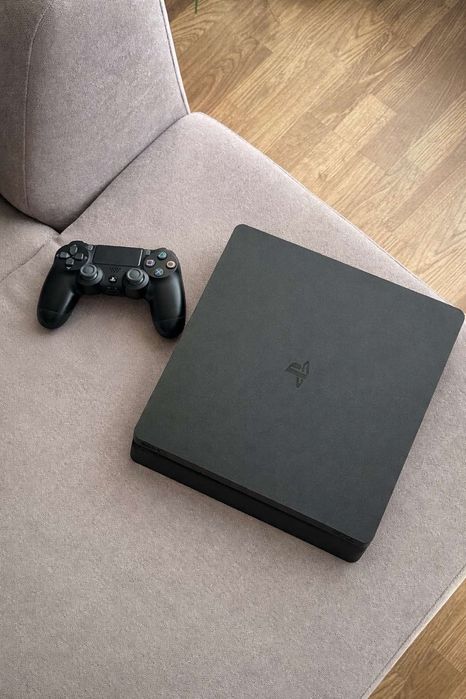PlayStation 4 slim