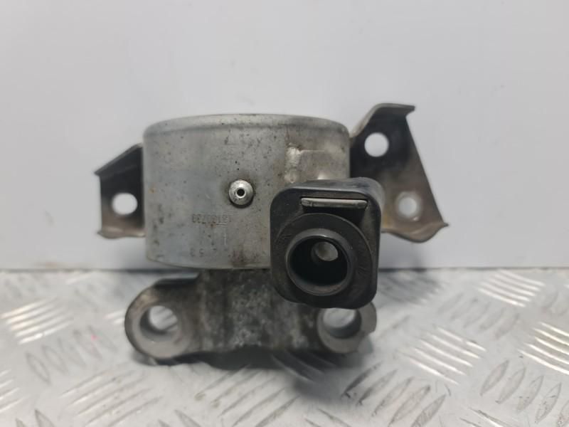 Suport motor dreapta Opel Corsa E 1.0i; 1.2i; 1.4i A12XER; A14XER; B12