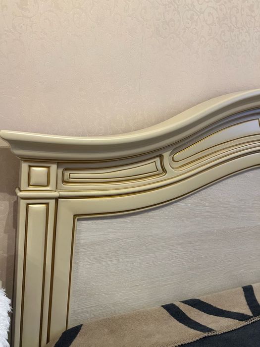 Продается спальный гарнитур