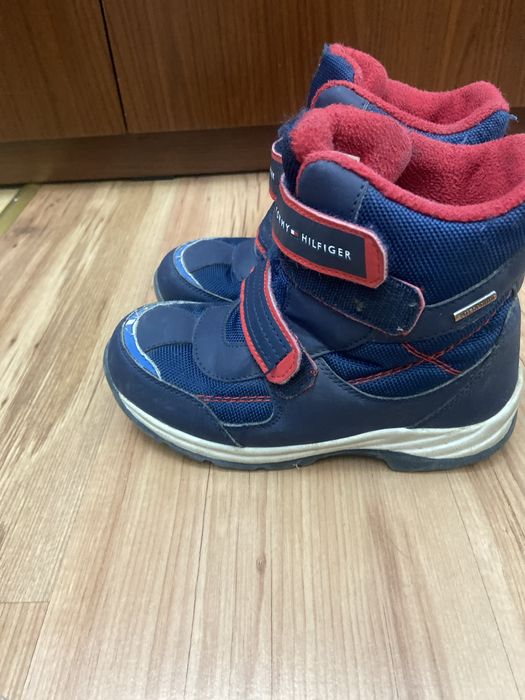 сапоги "Tommy Hilfifer" не промокаемые