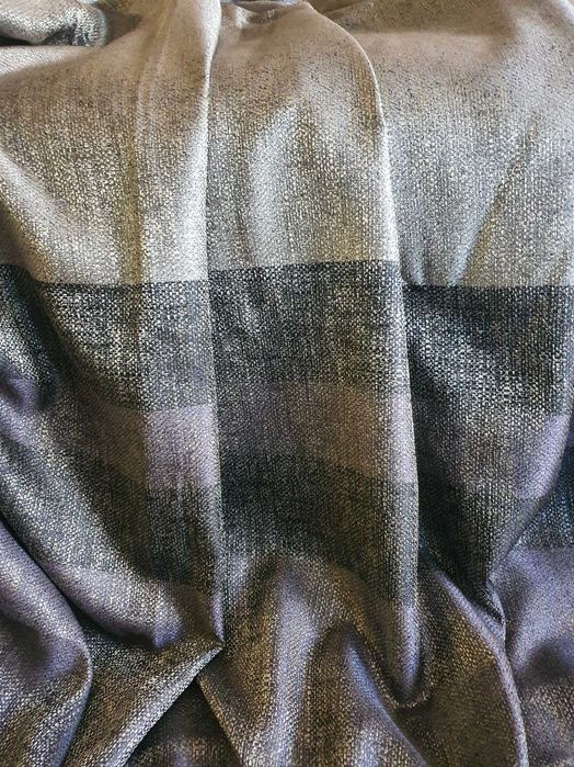 Два броя чисто нови завеси