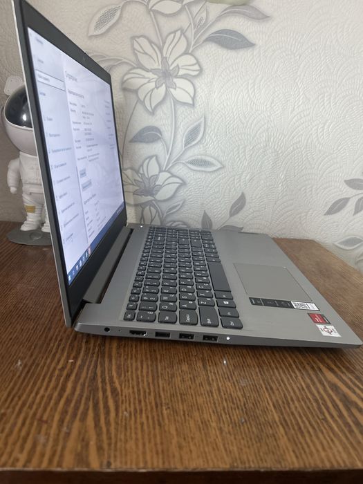 ноутбук Lenovo