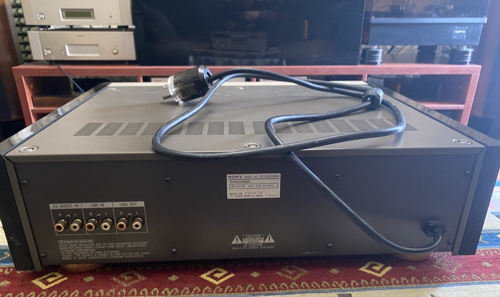 Кассетный магнитофон Sony ES