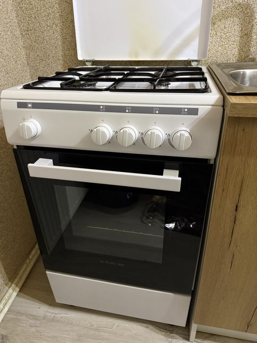 Aragaz 4 ochiuri / 4 arzatoare si cuptor ca nou
