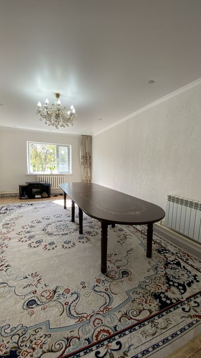 Продам стол для гостиной