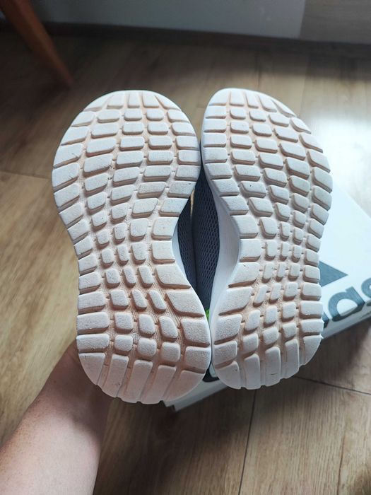 Adidas маратонки 31