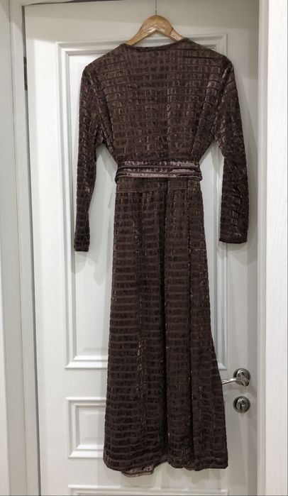 Продается дизайнерское платье Аиды Кауменовы