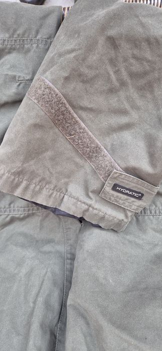 Pantaloni Fjallraven marimea 50 sau L, ca noi.