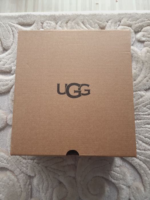 UGG lowmel chestnut