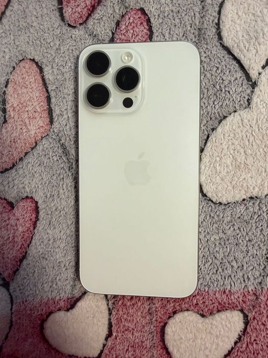 Vând iPhone 15 pro Max impecabil