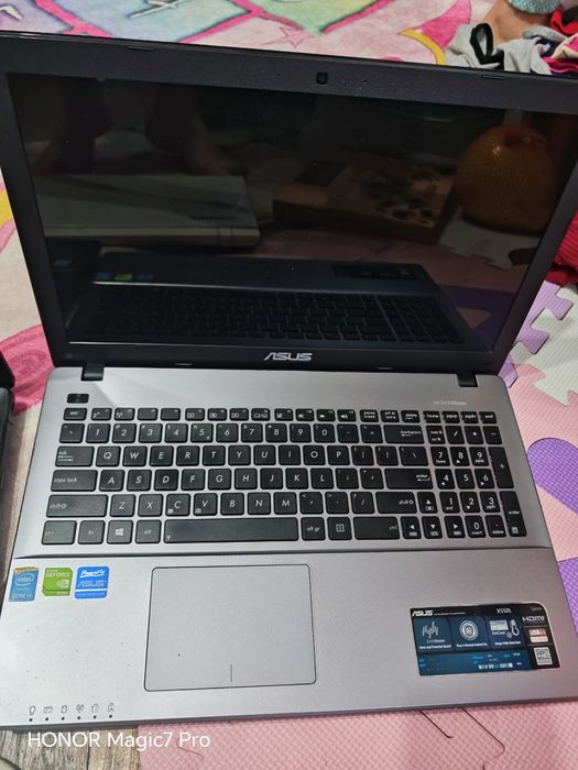 De vanzare laptopuri ASUS