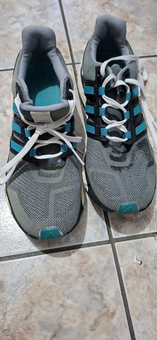 Vînd adidasi Nike si Adidas 99