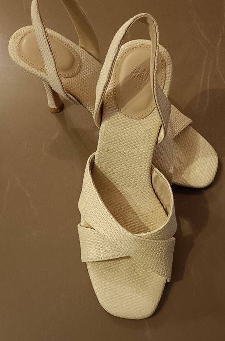 Vând sandale H&M , mărimea 37