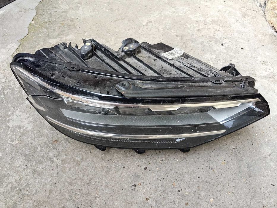 Фар за VW Passat Full LED / ВФ Пасат Фул лед