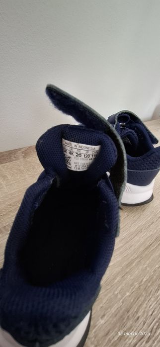 Adidasi copii Adidas