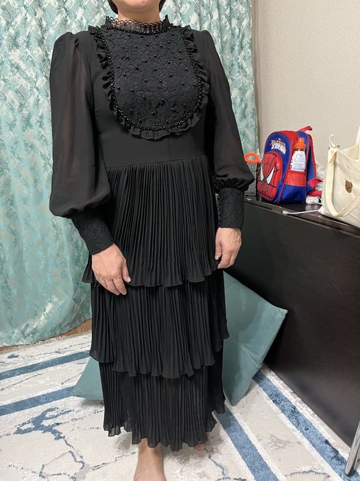 Черное платье вечернее