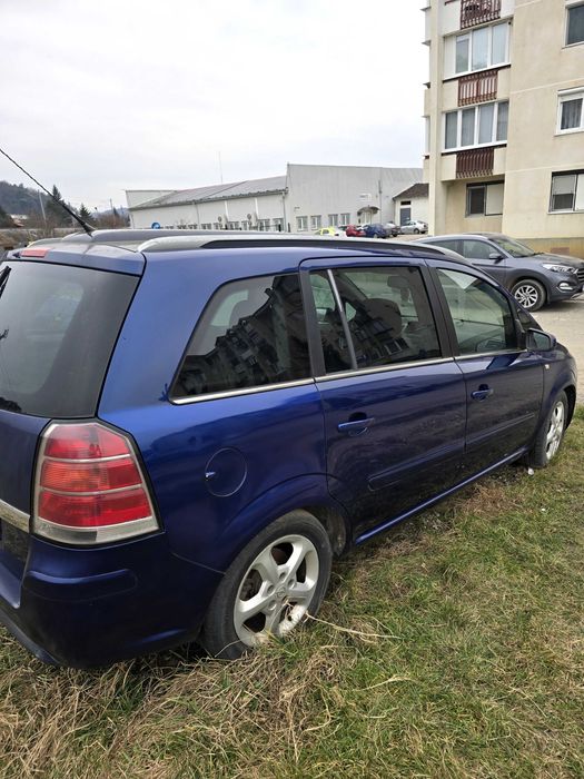 Opel zafira B monocab