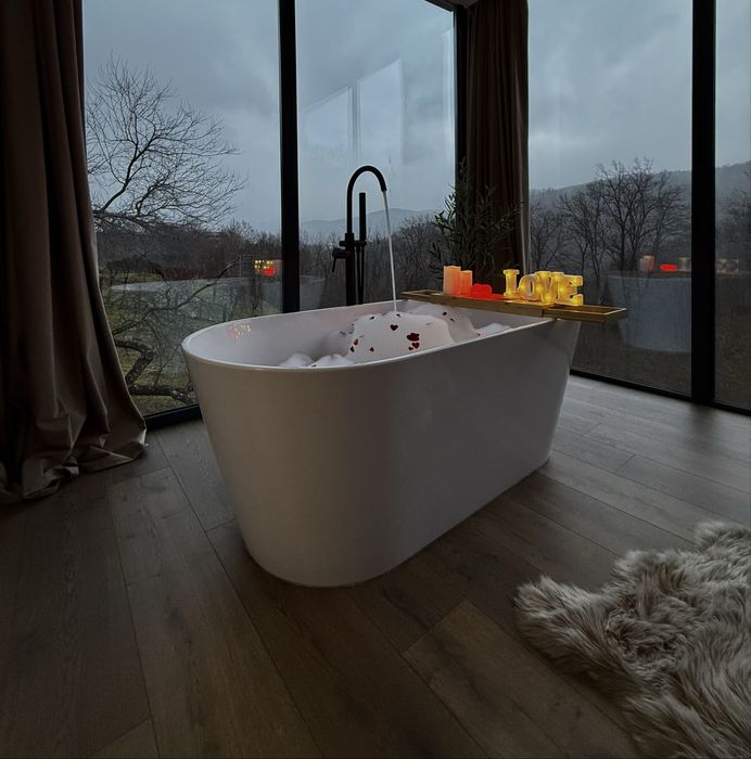 Cabana suspendata de inchiriat