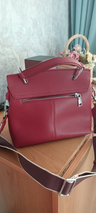 Новая кожаная сумка
