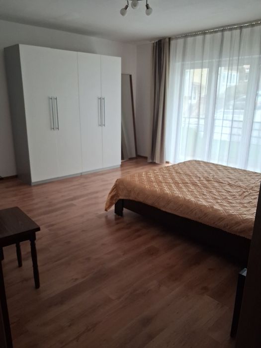 Proprietar vând apartament în Floresti, 46mp ,boxă la subsol, parcare