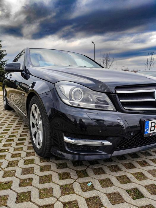 Mercedes C250 4Matic (4x4) Biturbo 204 CP pachet AMG