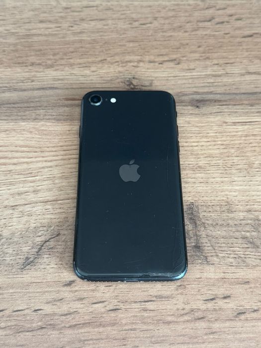Iphone se 2020  продам