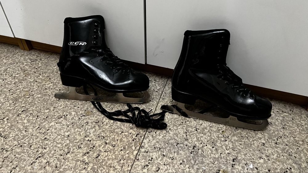 Продам коньки 37-38 рр
