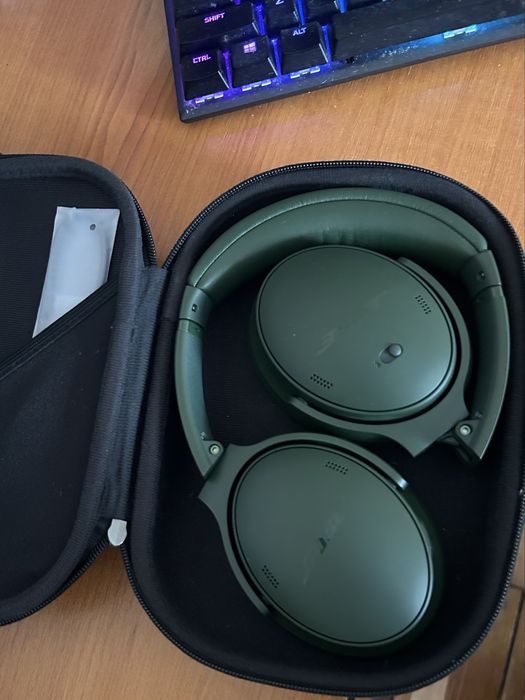 Casti Bose QuietComfort green