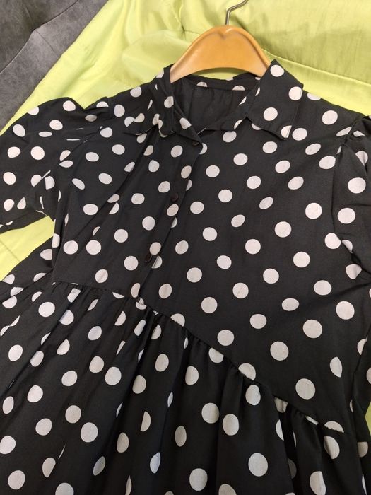 Дамска рокля на точки